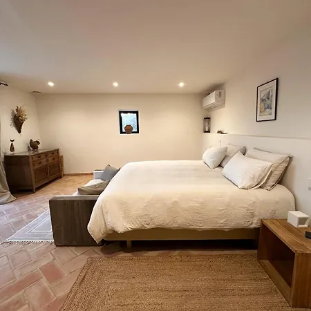 Alojamento de Acomodação e Pequeno-almoço Mimosa Girona