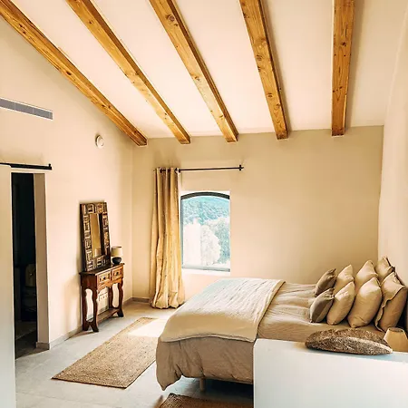 Mimosa Bed & Breakfast 4*